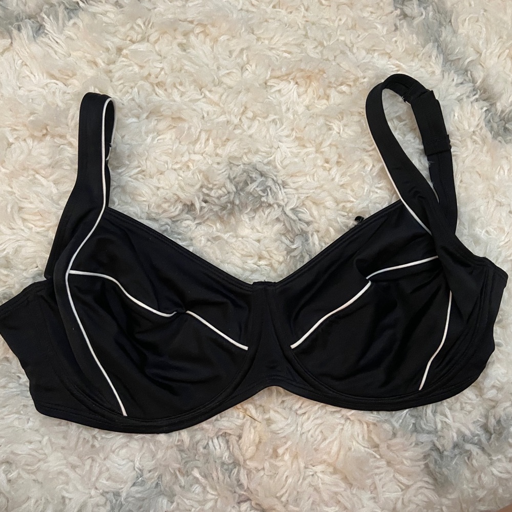 Mia underwire swim top- worn once!